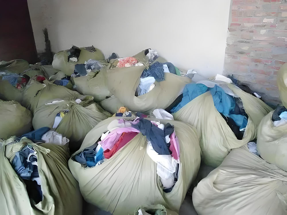 Buy secondhand clothing