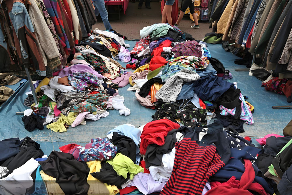 Buy secondhand clothing